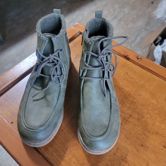 Women's Green/Brown Boots - Picture 2 of 6